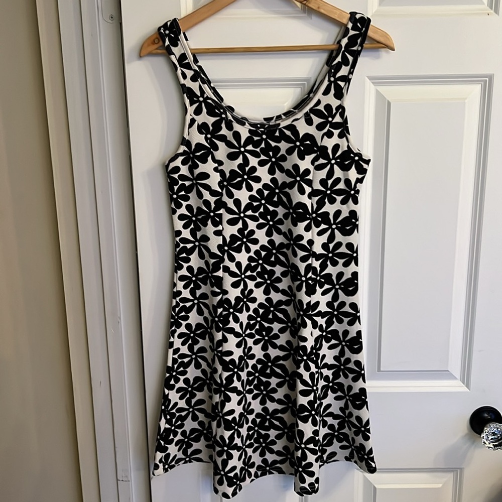 Black and White Daisy Dress